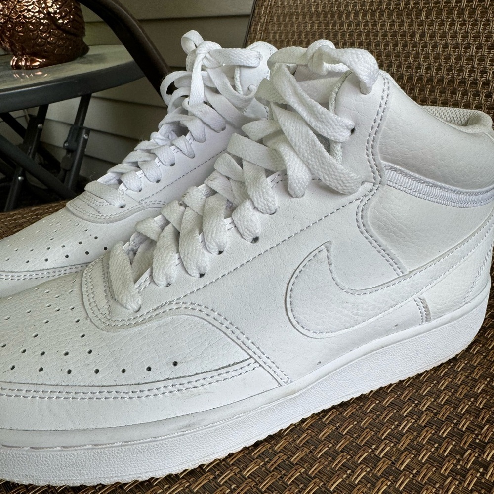 women’s nike uptowns 7.5